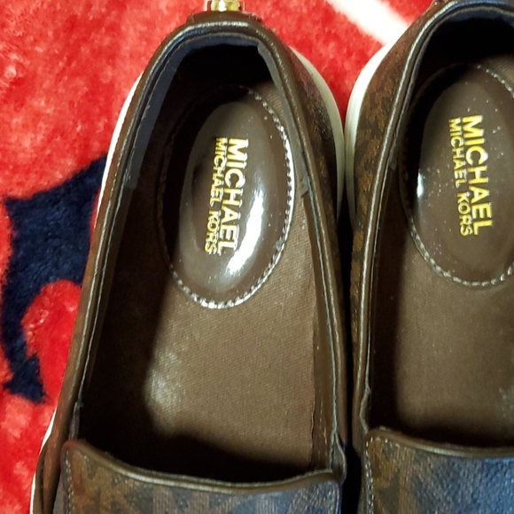 Shoes - Picture 4 of 4